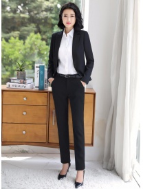 女式短款一?？畚餮b