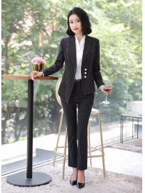 女式三?？蹢l紋西裝黑色